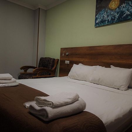 Hotel Georgian Kutaisi Ngoại thất bức ảnh