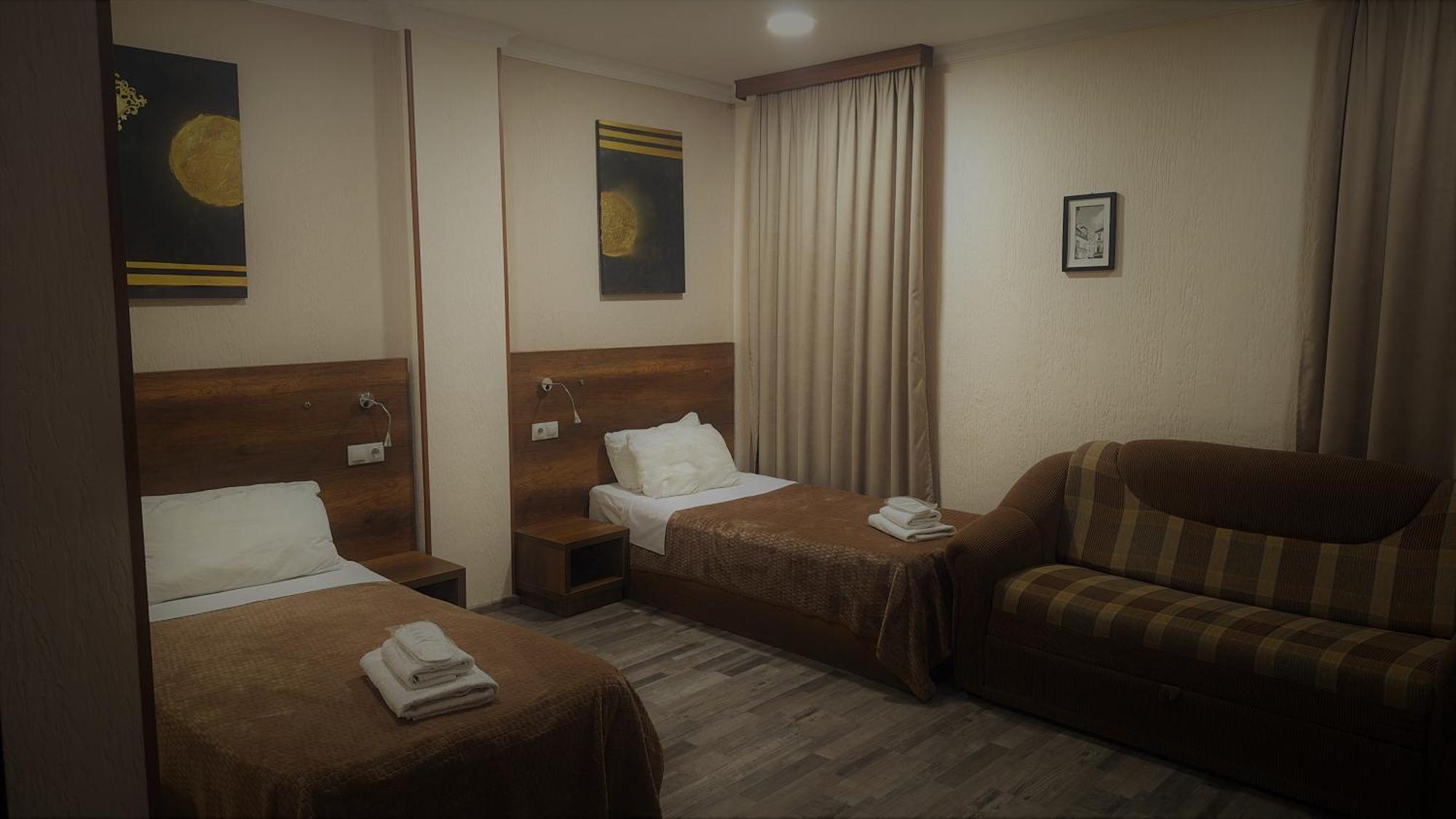 Hotel Georgian Kutaisi Ngoại thất bức ảnh