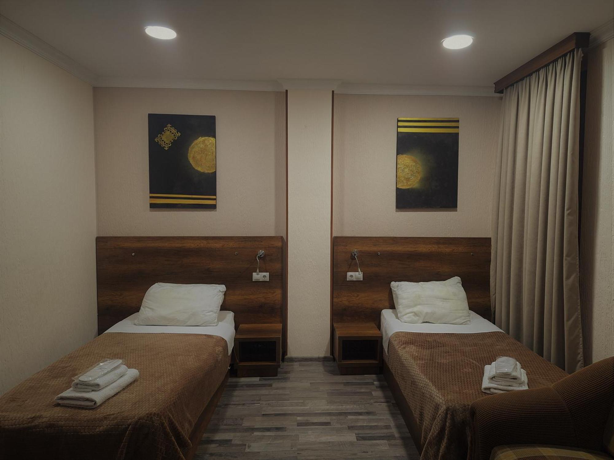 Hotel Georgian Kutaisi Ngoại thất bức ảnh