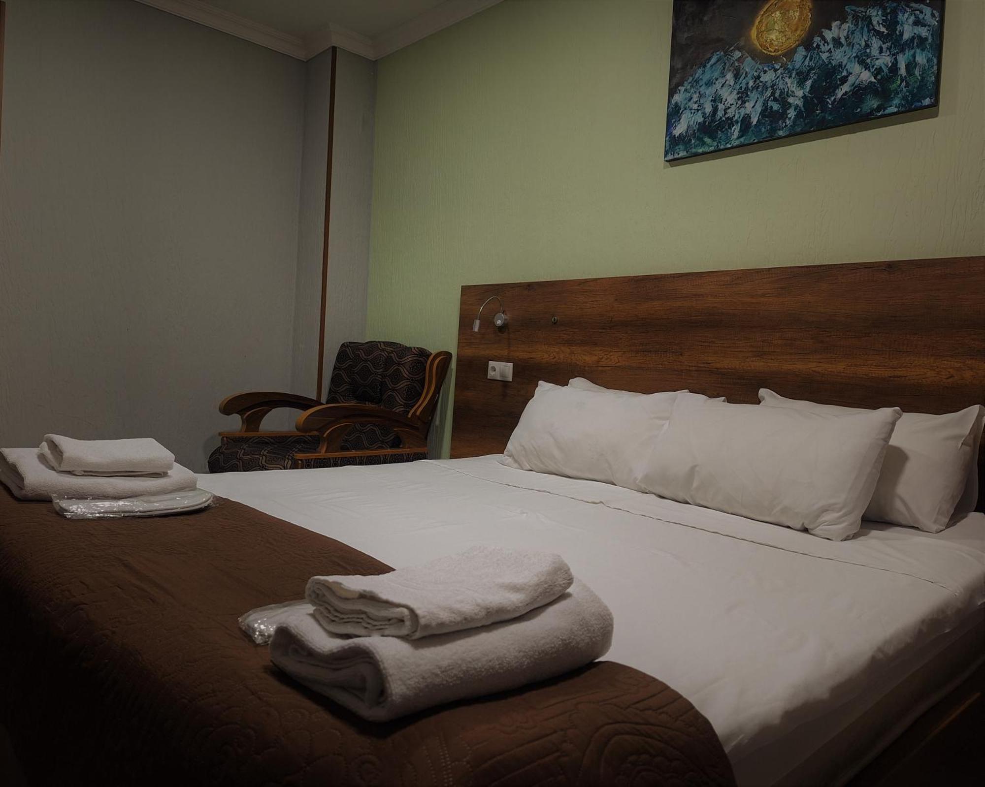 Hotel Georgian Kutaisi Ngoại thất bức ảnh