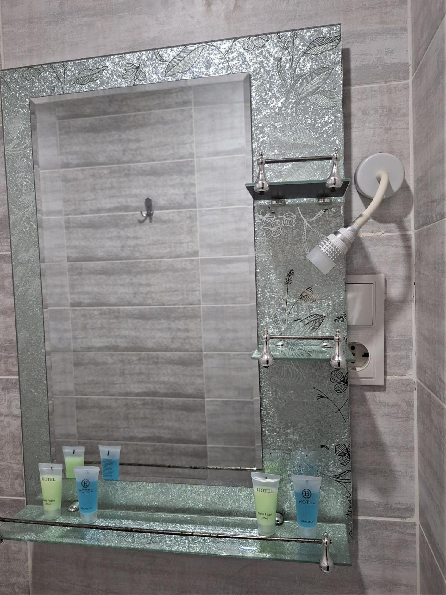 Hotel Georgian Kutaisi Ngoại thất bức ảnh