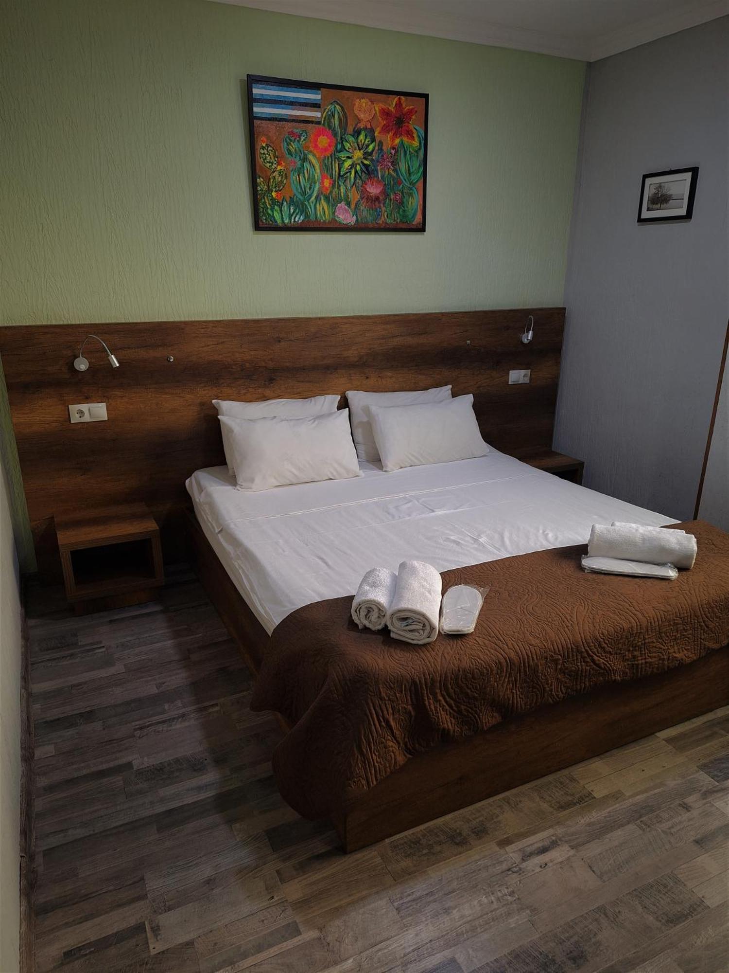 Hotel Georgian Kutaisi Ngoại thất bức ảnh