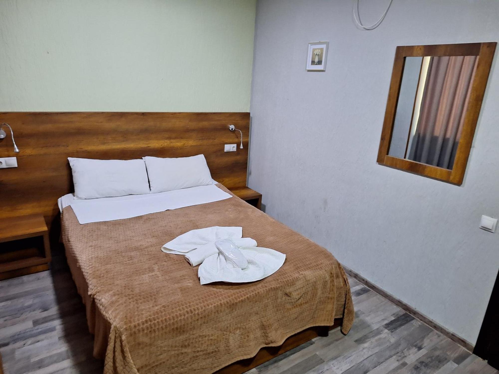 Hotel Georgian Kutaisi Ngoại thất bức ảnh