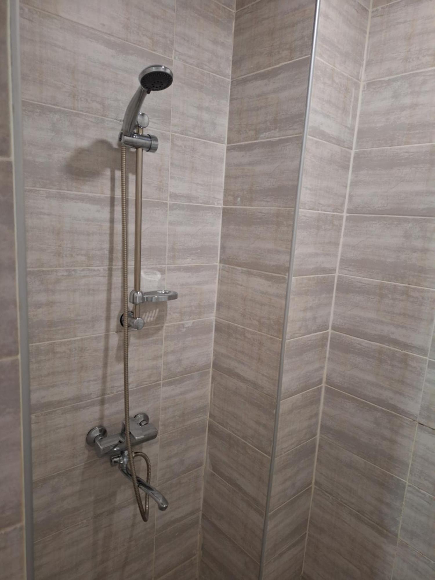 Hotel Georgian Kutaisi Ngoại thất bức ảnh