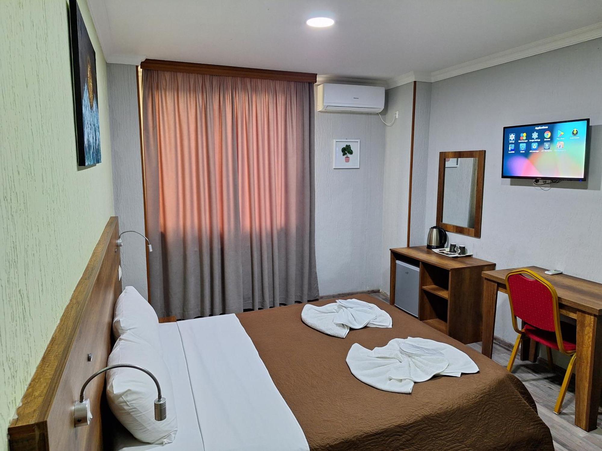 Hotel Georgian Kutaisi Ngoại thất bức ảnh