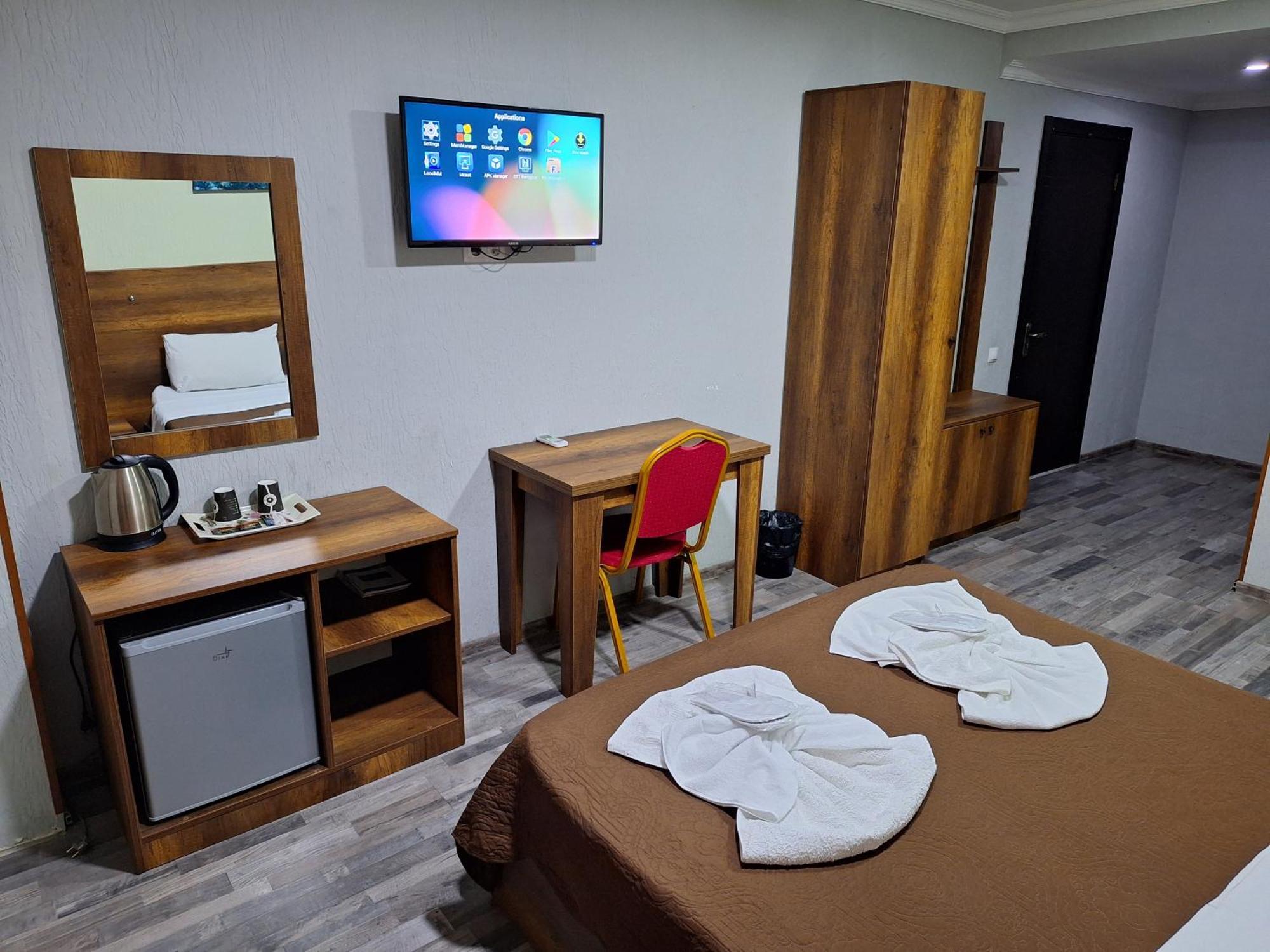 Hotel Georgian Kutaisi Ngoại thất bức ảnh