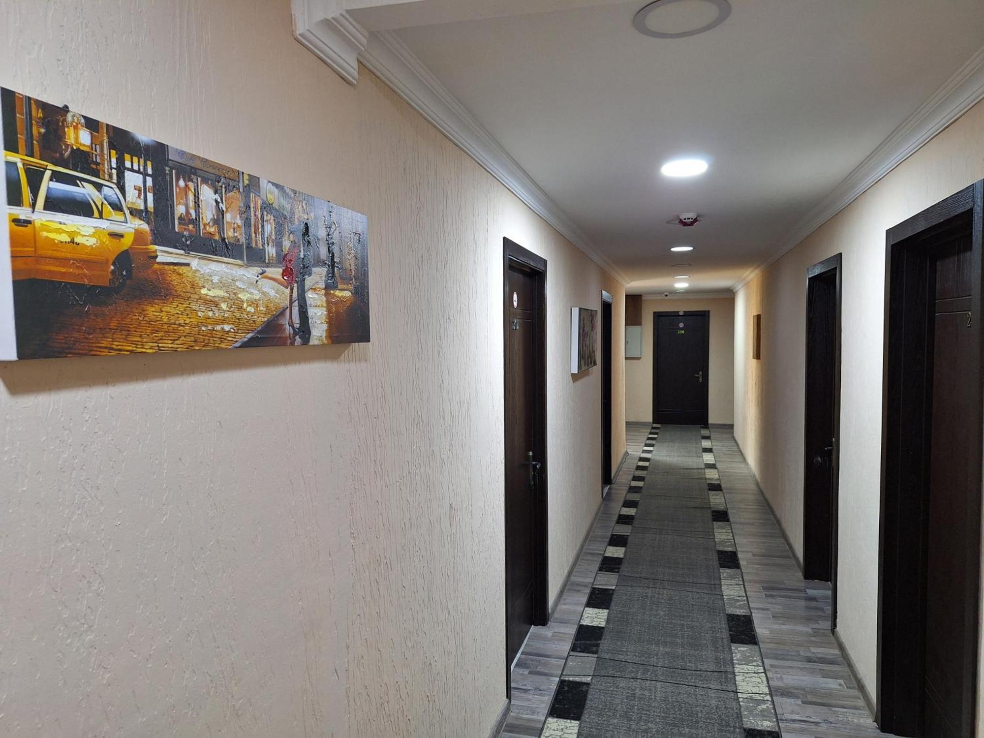 Hotel Georgian Kutaisi Ngoại thất bức ảnh