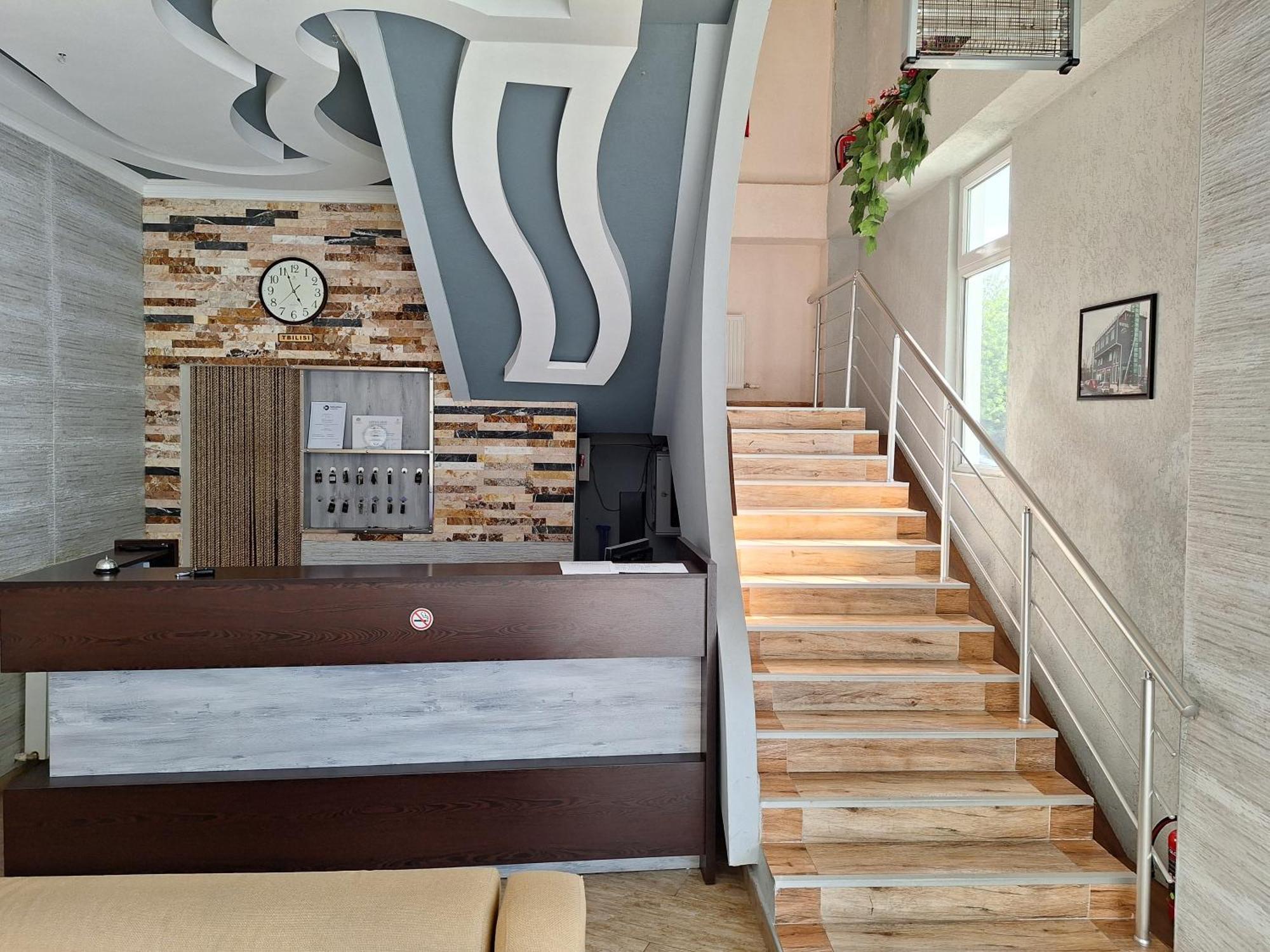 Hotel Georgian Kutaisi Ngoại thất bức ảnh